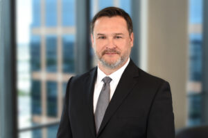 Knobbe Martens Lawyers Examine the Intersection of Trademark Law and Influencer Marketing in New York Law Journal Article Headshot